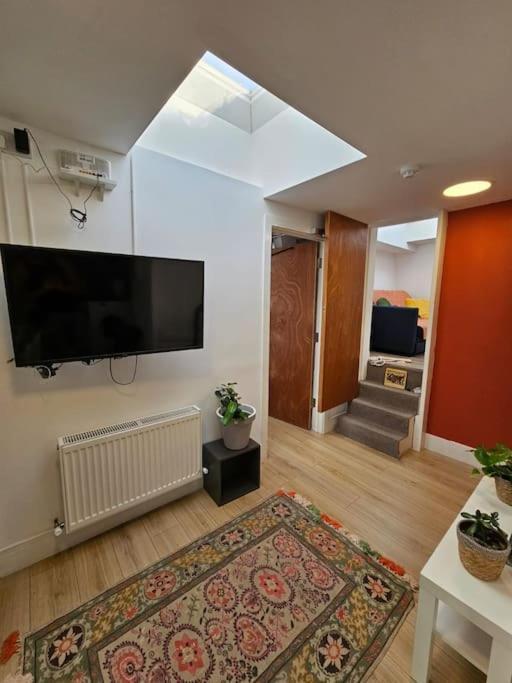 West Kensington Bright Flat Apartment London Ngoại thất bức ảnh