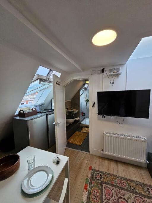 West Kensington Bright Flat Apartment London Ngoại thất bức ảnh